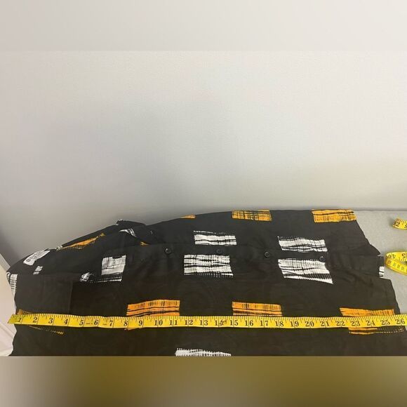 Busayo
Tola Blouse NWT Size S - Picture 6 of 8